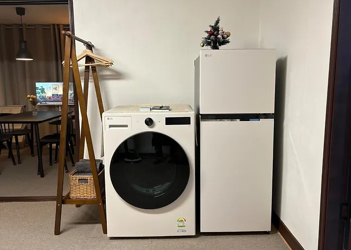 9호선 도보5분,1층,퀸침대3,방2,호텔침구,5인추천,아늑함,가양,등촌,염창,공항노선 *