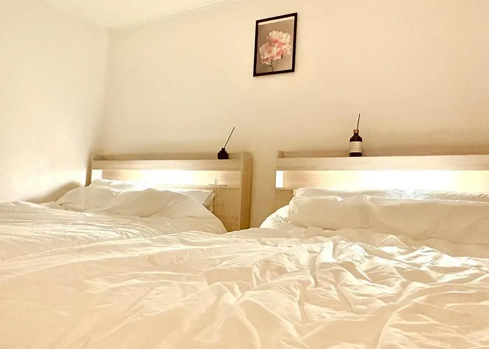 아파트 9호선 도보5분,1층,퀸침대3,방2,호텔침구,5인추천,아늑함,가양,등촌,염창,공항노선