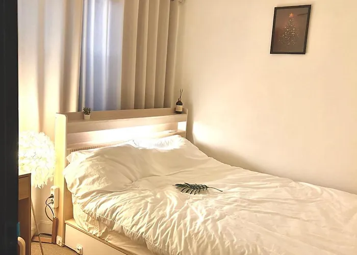 아파트 9호선 도보5분,1층,퀸침대3,방2,호텔침구,5인추천,아늑함,가양,등촌,염창,공항노선 *